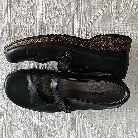 Teva Mary Jane's shoes leather black cork soles sz 7.5