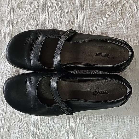 Teva Mary Jane's shoes leather black cork soles sz 7.5