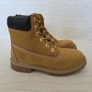 Timberland Junior Wheat Nubuck Leather Premium Waterproof Boots Shoes Size 4.5