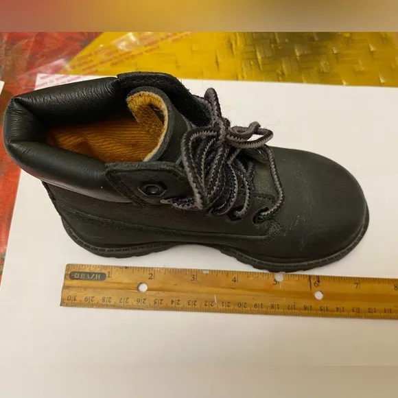 𝅺Timberland Waterproof Toddle Black Boots size 8.5-