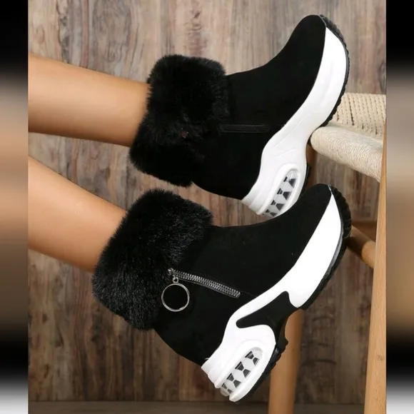 To choose the right size of shoes, please refer to our size chart in the ad 👠📏