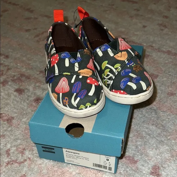 Toms Glow in the Dark Mushroom Alpargata Shoes - Size 9 - BRAND NEW IN BOX