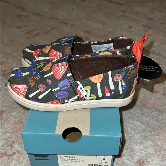 Toms Glow in the Dark Mushroom Alpargata Shoes - Size 9 - BRAND NEW IN BOX
