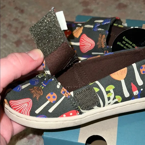 Toms Glow in the Dark Mushroom Alpargata Shoes - Size 9 - BRAND NEW IN BOX