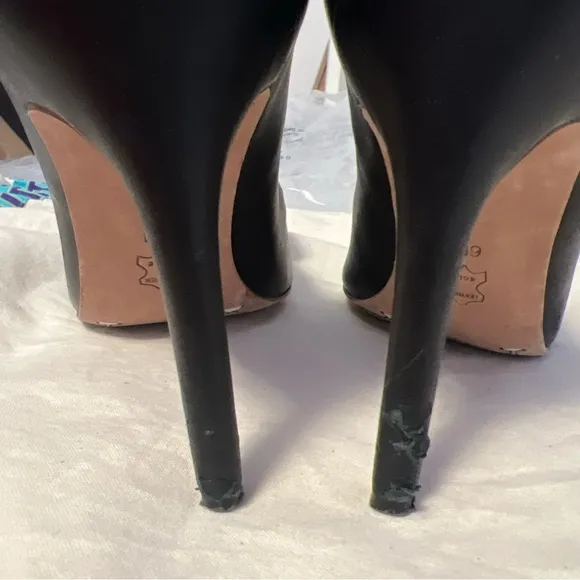 Tory Burch heels Chase 6 like new leather black bow