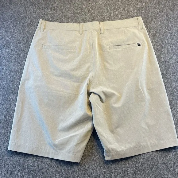 Travis Matthew Shorts Adult 34 Beige Chino Golf Performance Outdoors Mens