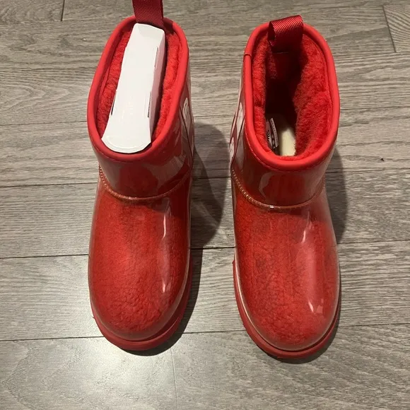 UGG Classic Mini ClearGirls' Grade School/Shoes/Boots/Outdoor Boots