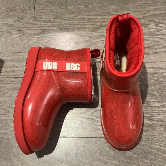 UGG Classic Mini ClearGirls' Grade School/Shoes/Boots/Outdoor Boots