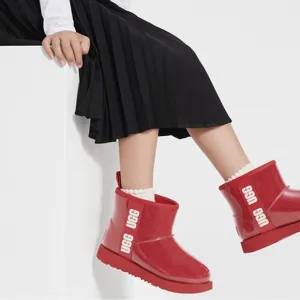 UGG Classic Mini ClearGirls' Grade School/Shoes/Boots/Outdoor Boots