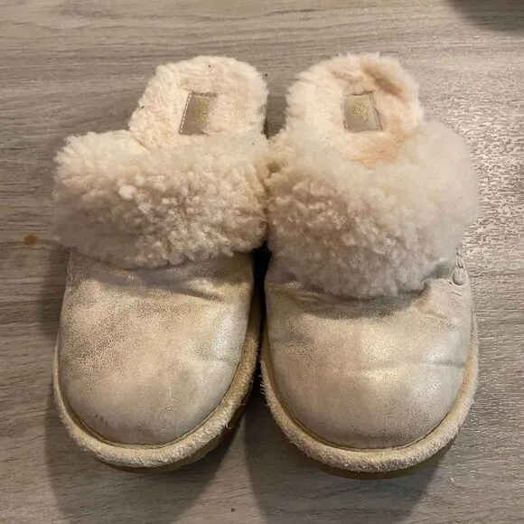 UGG, women's shiny cream, sherpa lined comfortable slip on shoes size 4