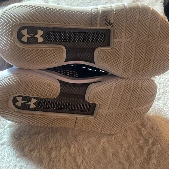 Under Armour Hovr havoc, basketball shoes size 10