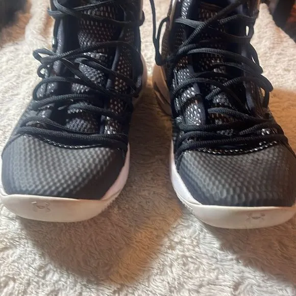 Under Armour Hovr havoc, basketball shoes size 10