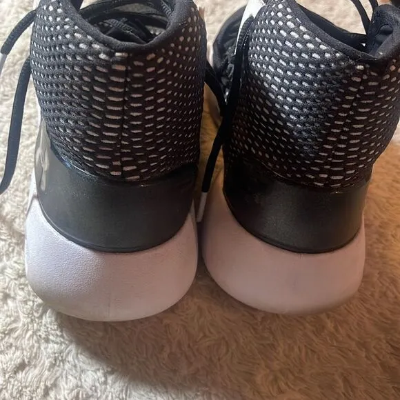 Under Armour Hovr havoc, basketball shoes size 10