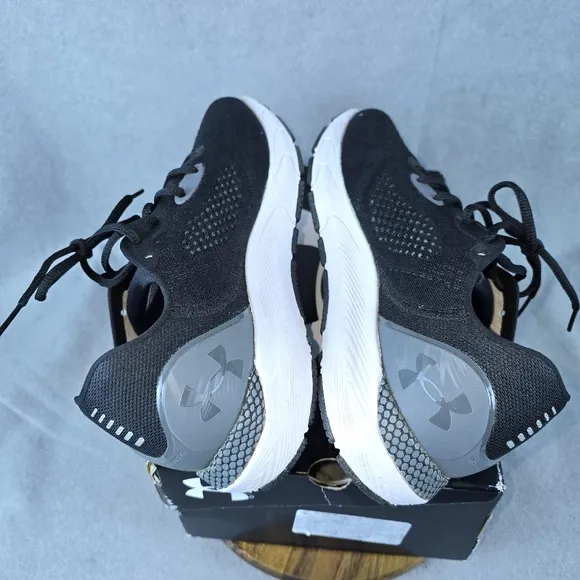 Under Armour Hovr sonic 5 Men's Black Running Shoes,sneakers size 10.5