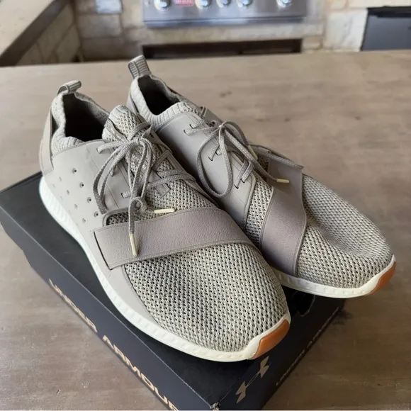 Under Armour threadborne shift stretch causal walking gray tan shoes comfortable