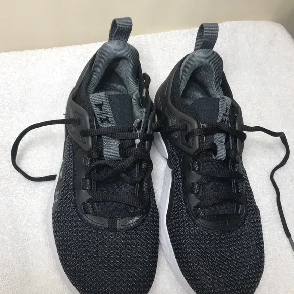 Under Armour UA Project Rock 5 Training Shoes US 4Y Black White 3025437-003 New