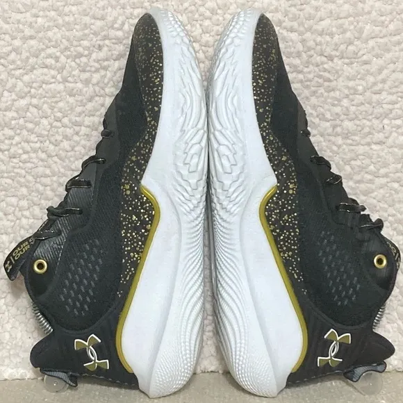Under Armour Womens Flow Breakthru 2 Black/Gold Athletic Sneakers Shoes SZ US 10