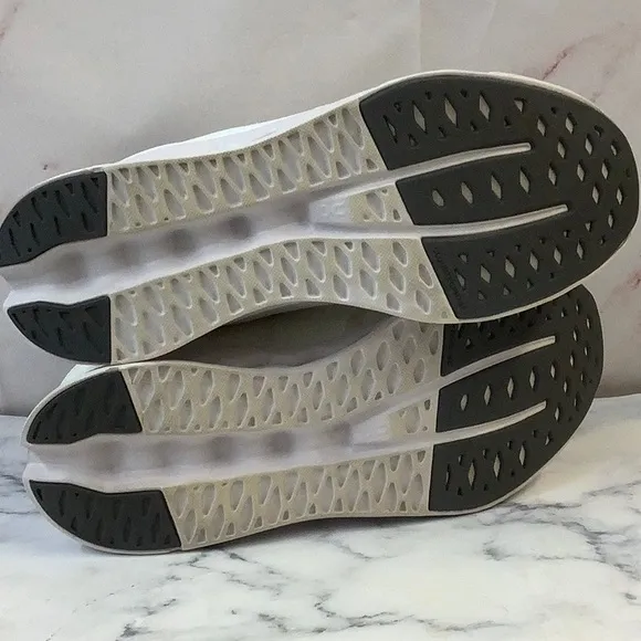 Used On Cloud Men's Cloudsurfer White Frost 11US