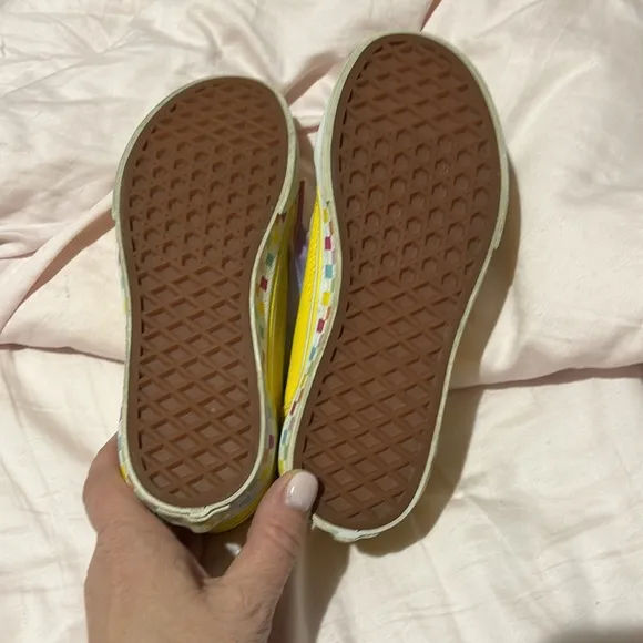 Vans 2.5 Vibrant Yellow Kids Shoes with Multicolor Laces euc white soles rainbow