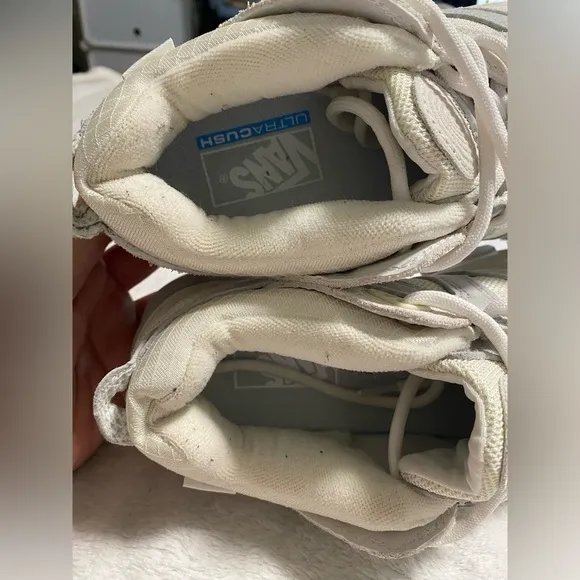 VANS Amzn Trailhead White Trainers Sneakers New Without Box