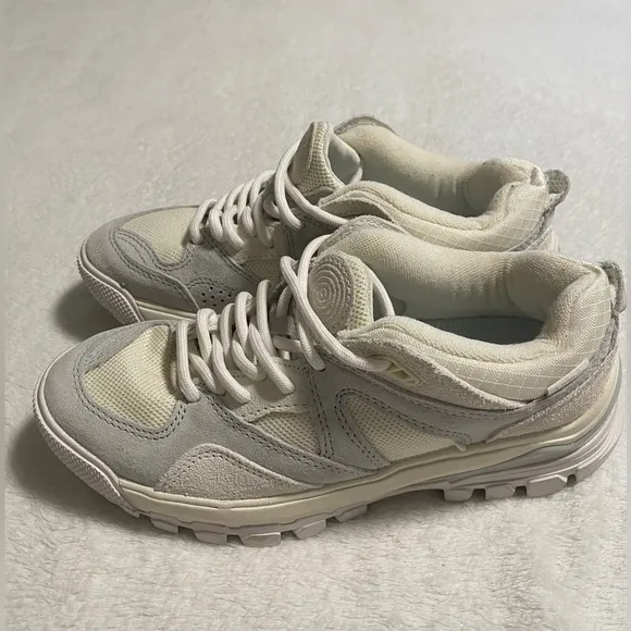 VANS Amzn Trailhead White Trainers Sneakers New Without Box