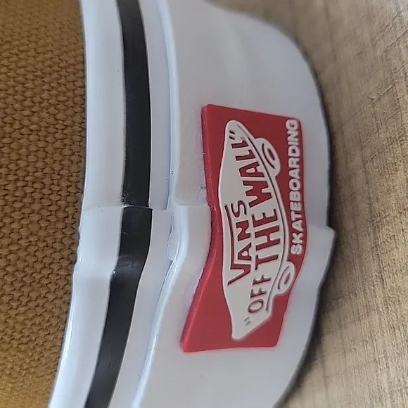 Van's Skate SK8-Hi Brand new in the box no lid authentic uper textile size women