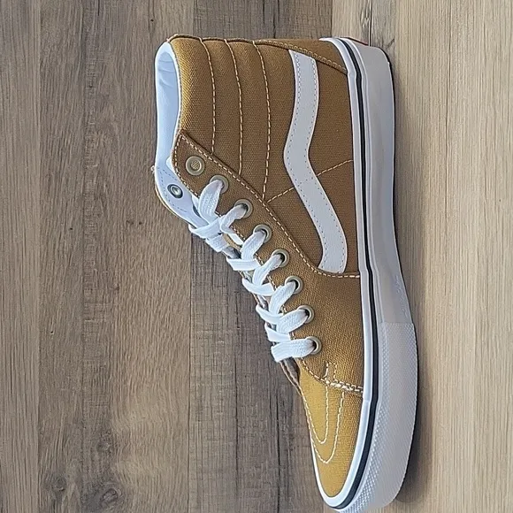 Van's Skate SK8-Hi Brand new in the box no lid authentic uper textile size women