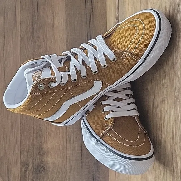 Van's Skate SK8-Hi Brand new in the box no lid authentic uper textile size women