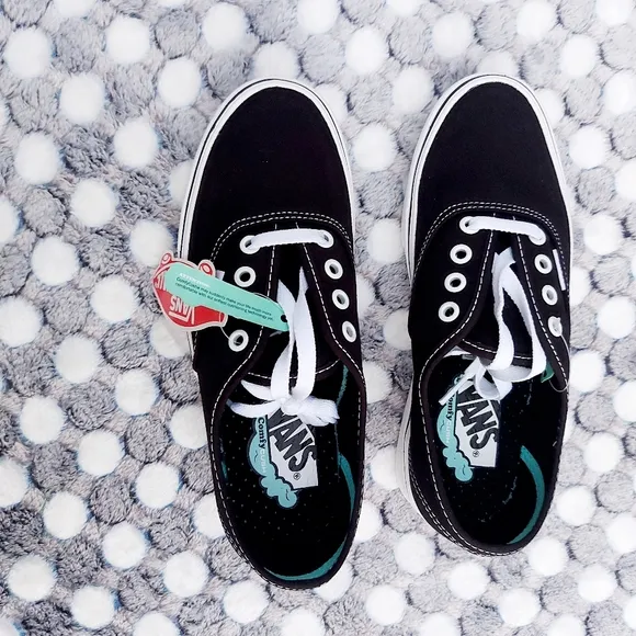 Vans sneakers for teens color black size 4.5