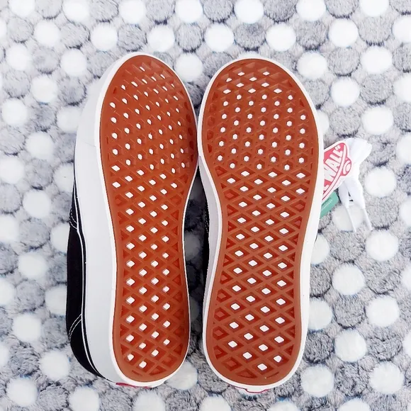 Vans sneakers for teens color black size 4.5