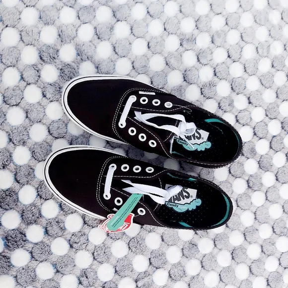 Vans sneakers for teens color black size 4.5