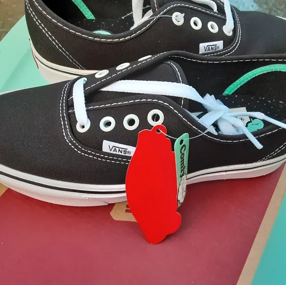 Vans sneakers for teens color black size 4.5