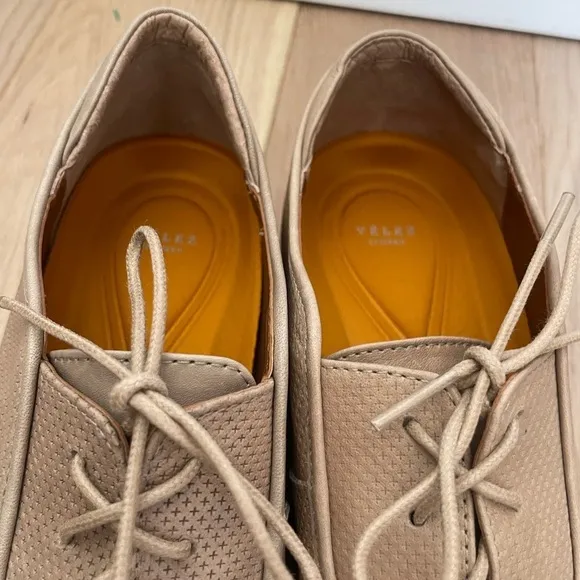 Velez‎ size 6 Genuine Colombian Leather Lace Up minimalist Casual Sneakers EUC