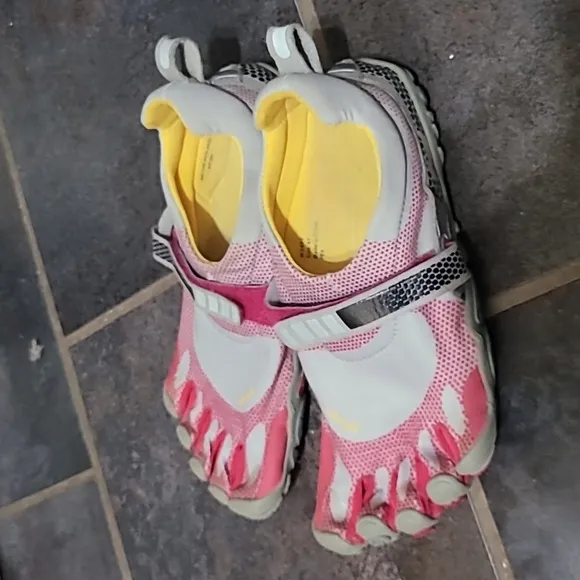 Vibram Fivefingers Barefoot Running Minimalist Shoes Size 41 Or 9/9.5