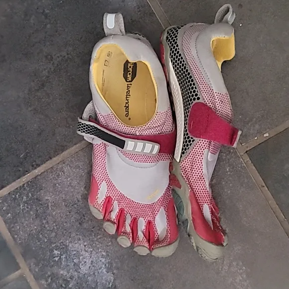 Vibram Fivefingers Barefoot Running Minimalist Shoes Size 41 Or 9/9.5