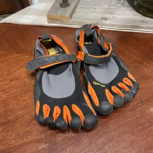 Vibram FiveFingers Mens Barefoot  44 (US 10) Orange M1483 Water Shoes Minimalist