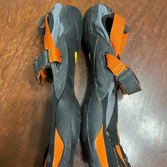 Vibram FiveFingers Mens Barefoot  44 (US 10) Orange M1483 Water Shoes Minimalist