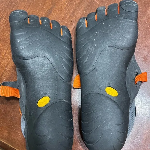 Vibram FiveFingers Mens Barefoot  44 (US 10) Orange M1483 Water Shoes Minimalist