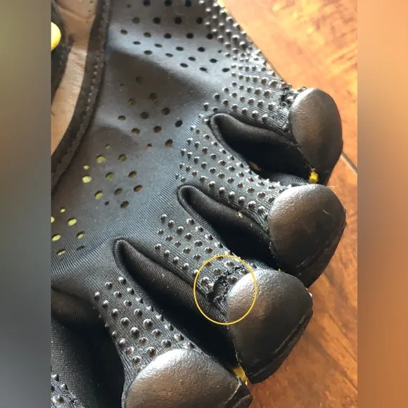 Vibram Men's Black and Yellow Shoes FiveFingers V-Run Size 9-91/2