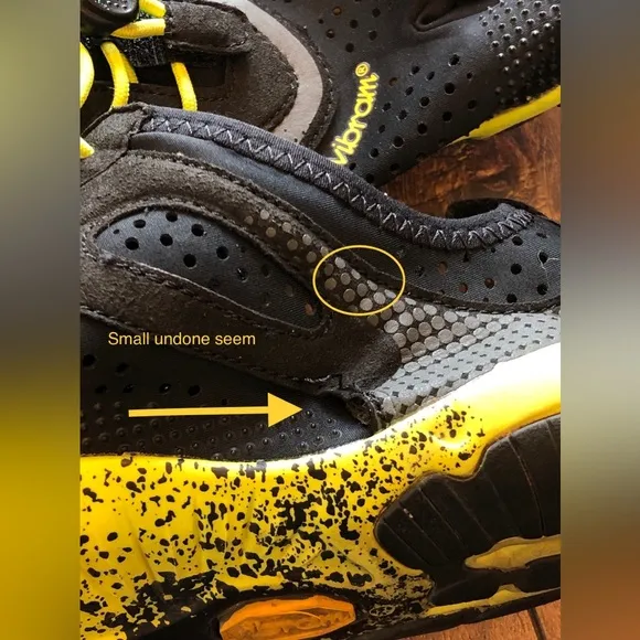 Vibram Men's Black and Yellow Shoes FiveFingers V-Run Size 9-91/2