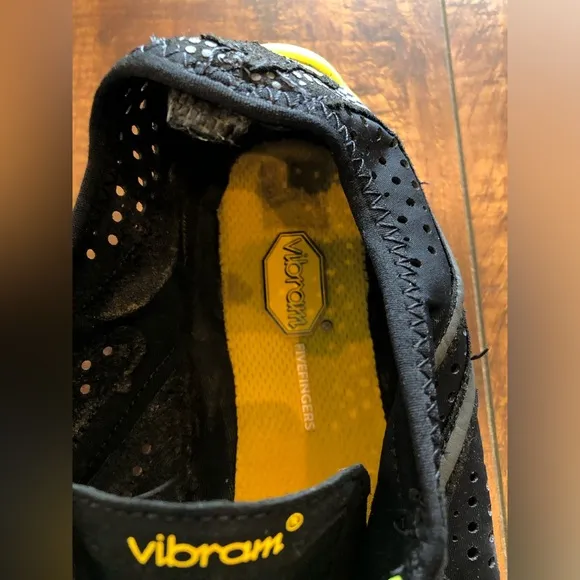 Vibram Men's Black and Yellow Shoes FiveFingers V-Run Size 9-91/2