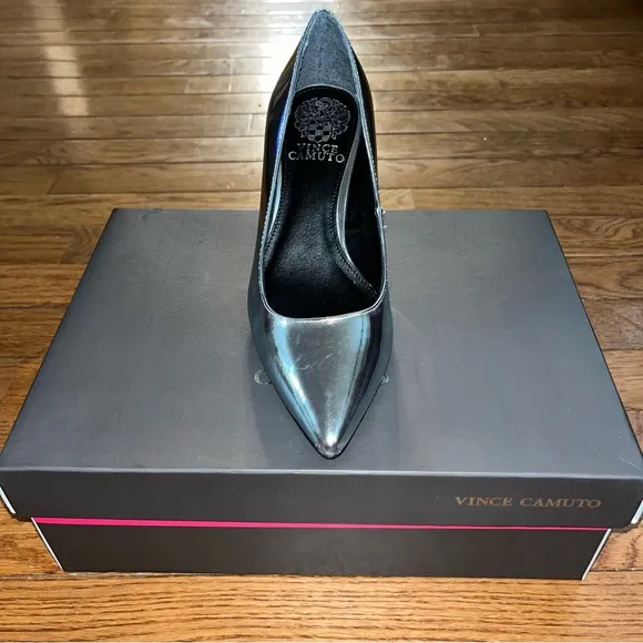 Vince Camuto Hailenda Pointed Toe Pumps Reflective Metallic Silver Women’s 5