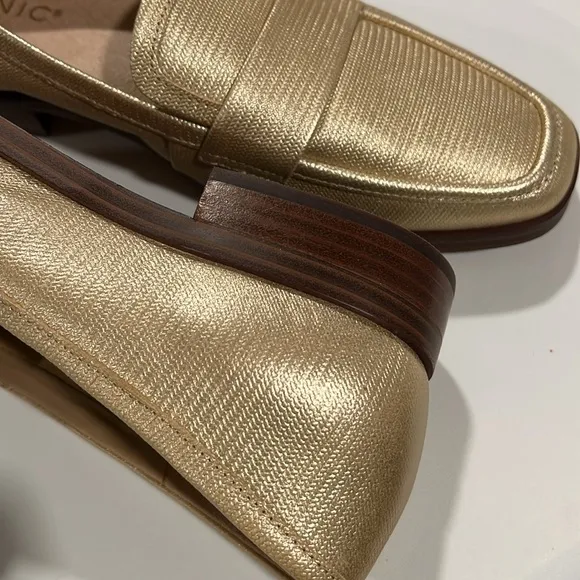 Vionic - Gold Loafers, 8.5 nwot