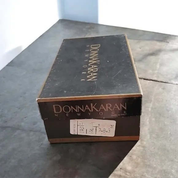 VTG DONNA KARAN rare heel booties