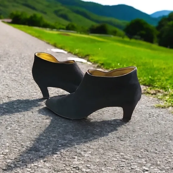 VTG DONNA KARAN rare heel booties