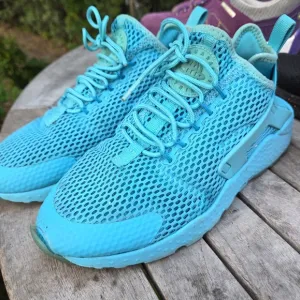 Womens Air Huarache Run Ultra BR Shoes Sz 8.5 Like New Condition