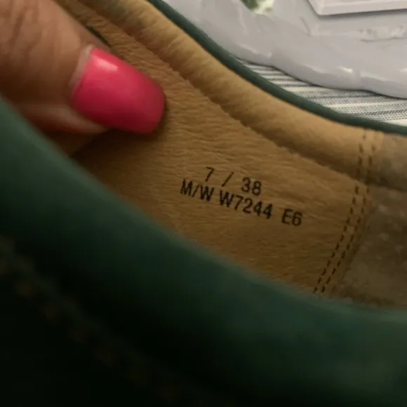 Womens Born Green Nubuck Leather Lace Up Shoes NWOB