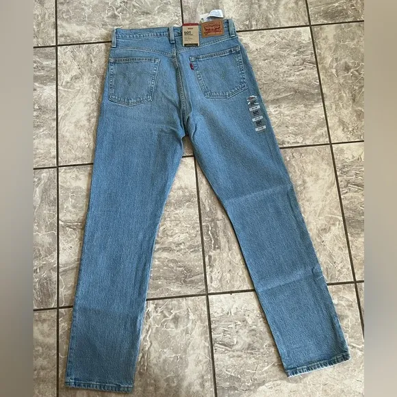 Women’s Levi 501s (W30, L30)