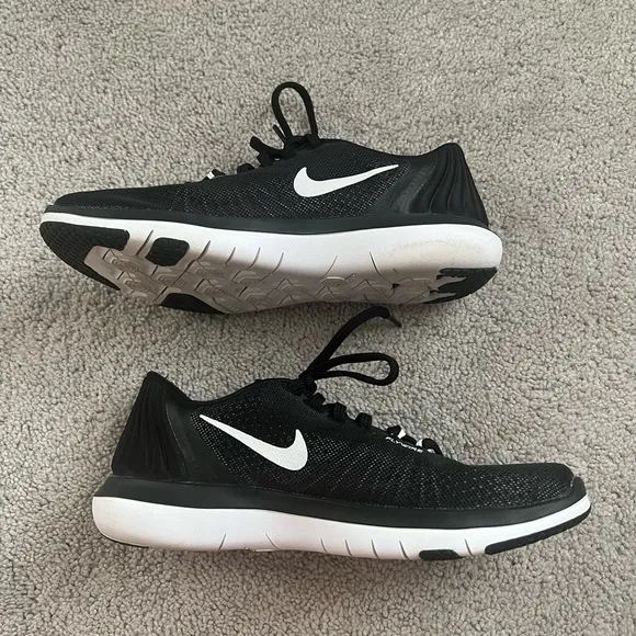 Women’s Nike Flex Supreme TR5 Training Running Sneakers