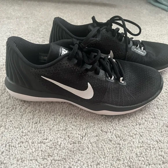 Women’s Nike Flex Supreme TR5 Training Running Sneakers